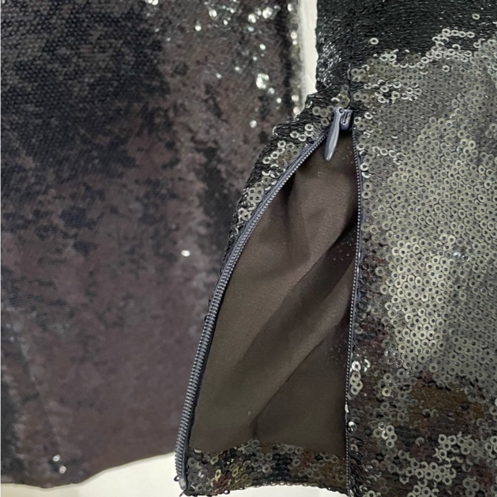 DVF - Picture 3 of 3